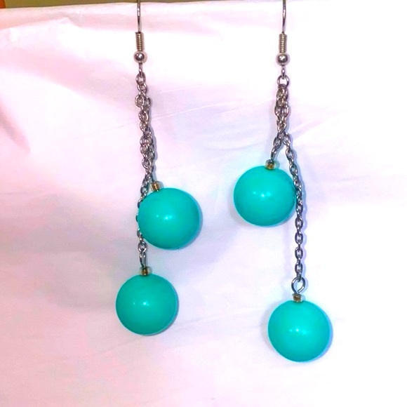 Jewelry - Silver and turquoise earring